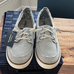 NWT Tommy Bahama Navy and White Casual Shoes